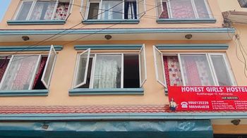 Honest Girl's Hostel